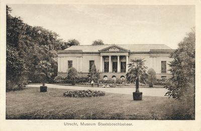 3553 Gezicht op de achtergevel van het Stedelijk Museum van Oudheden te Utrecht, gevestigd in het huis Het Hogeland ...